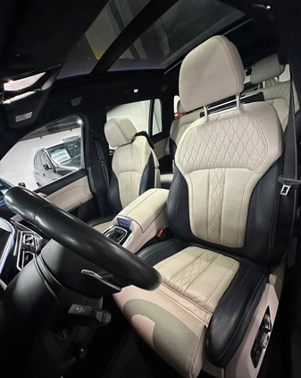 BMW X7 cena 389000 przebieg: 101000, rok produkcji 2019 z Skalbmierz małe 742